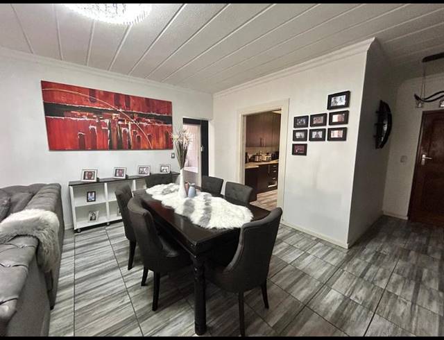 3 BEDROOM TOWNHOUSE FOR SALE IN NORTH RIDING